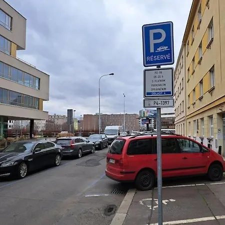 Flat Near The Vysehrad Castle 公寓